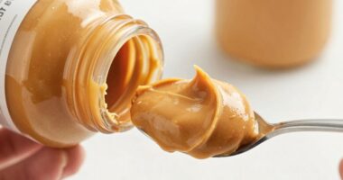 using peanut butter as a lid opener