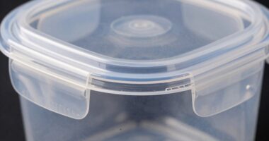 proper lid matching prevents leaks