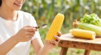 I’ll Never Shuck Corn Again After Learning An Ingenious Trick That Takes Seconds